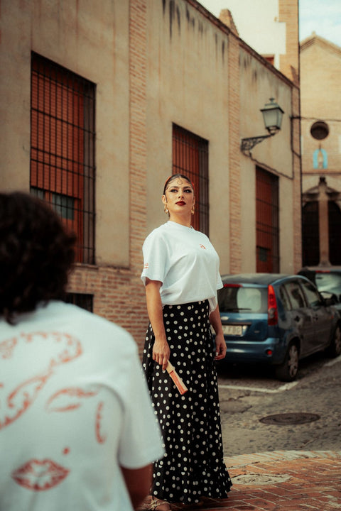 Camiseta Oversize Mantón Flamenca Blanco y Rojo